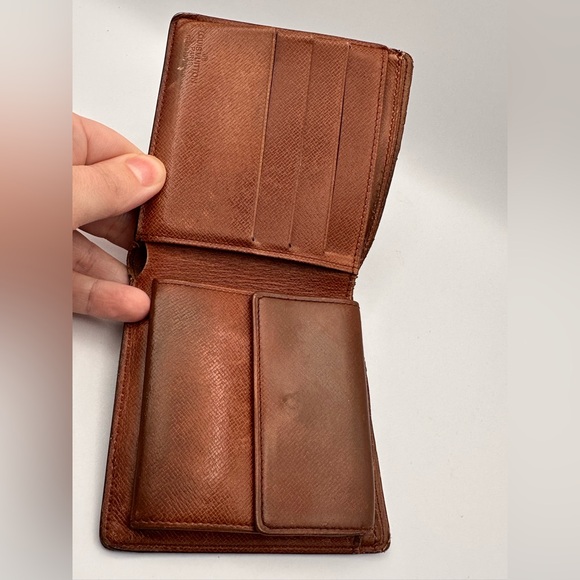 Louis Vuitton men’s bifold wallet - Picture 5 of 13